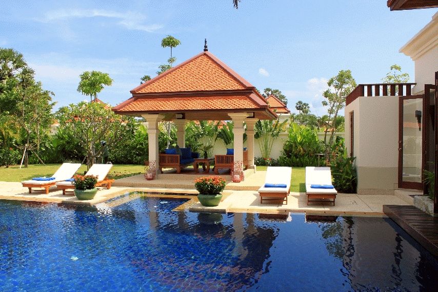 3 bedroom villa in Bangtao walking distance to the beach