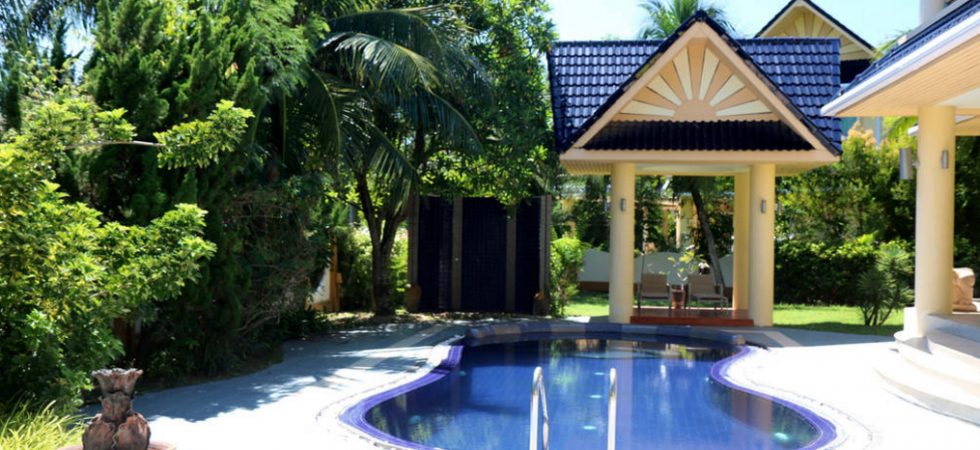 4 bedroom villa with big garden in Nai Harn