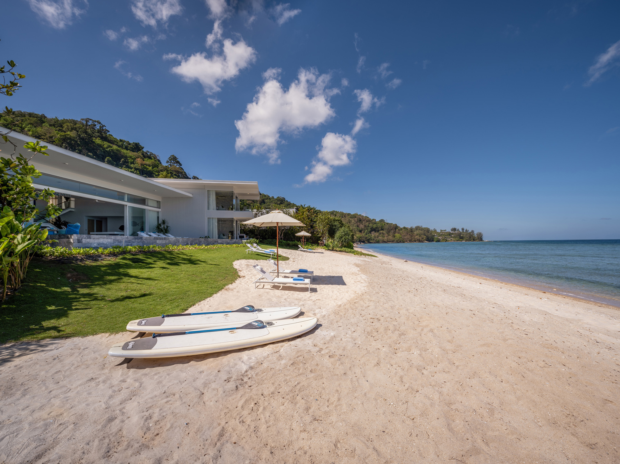 6 bedroom beachfront villa in Kamala